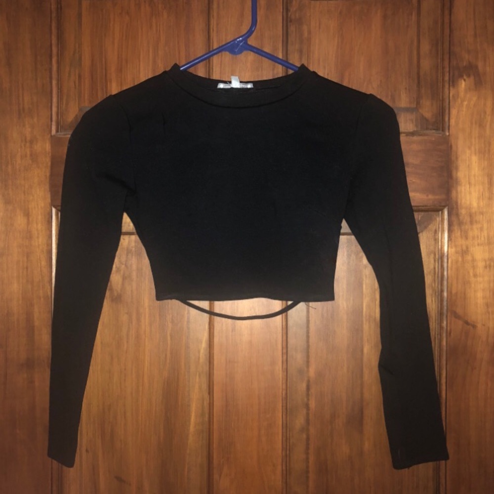 Black Long Sleeve Crop Top